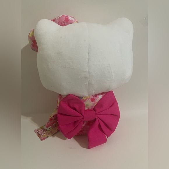 Hello Kitty 2019 Gotochi Sakura Kimono Plush - Picture 3 of 8